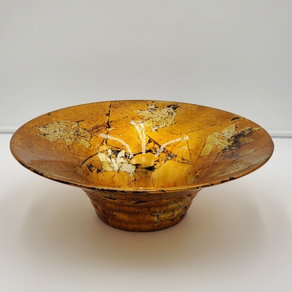 Gold-Leaf Decorative Patterned Ridged Bottom Bowl.